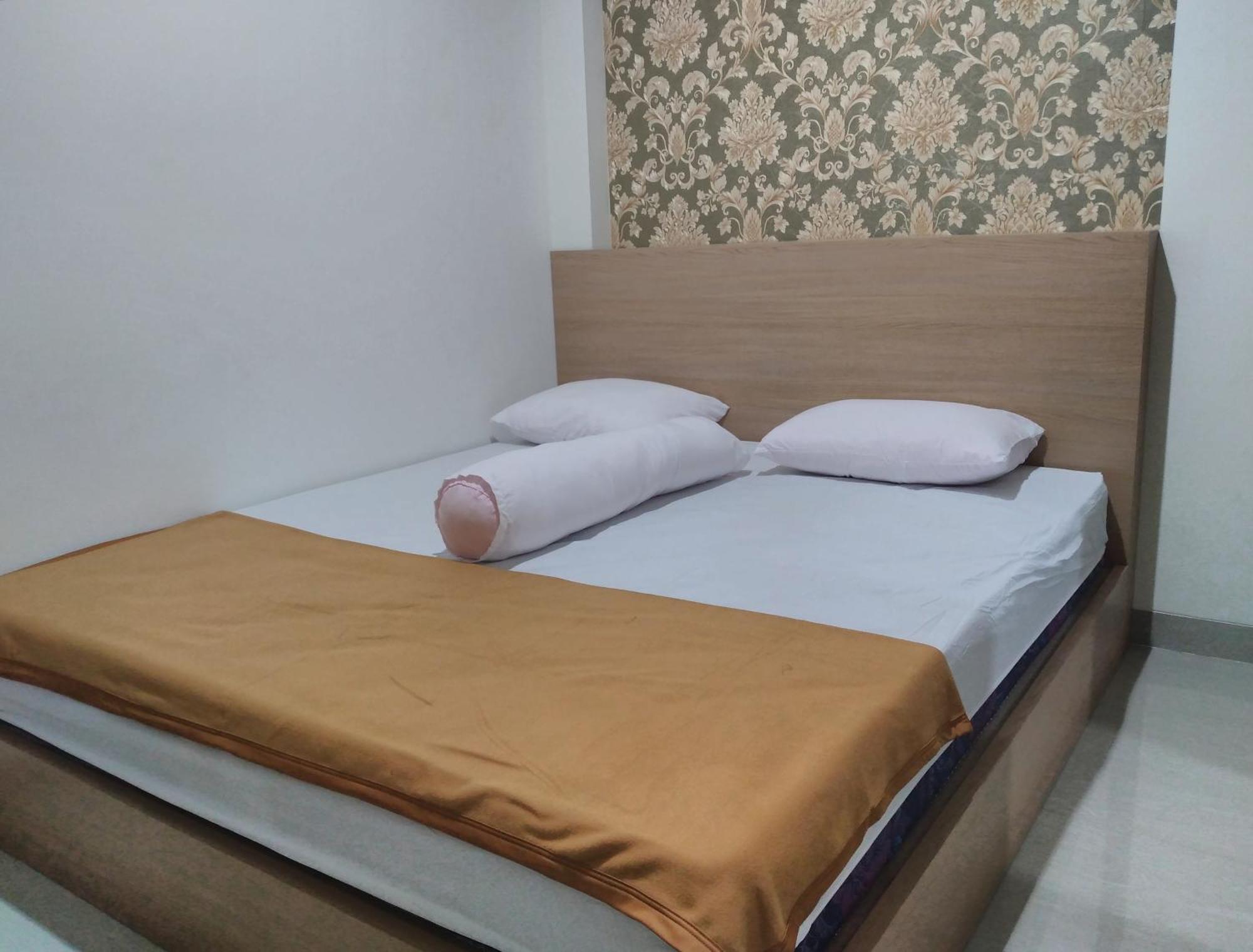 Grha Raf Homestay Makale Buitenkant foto