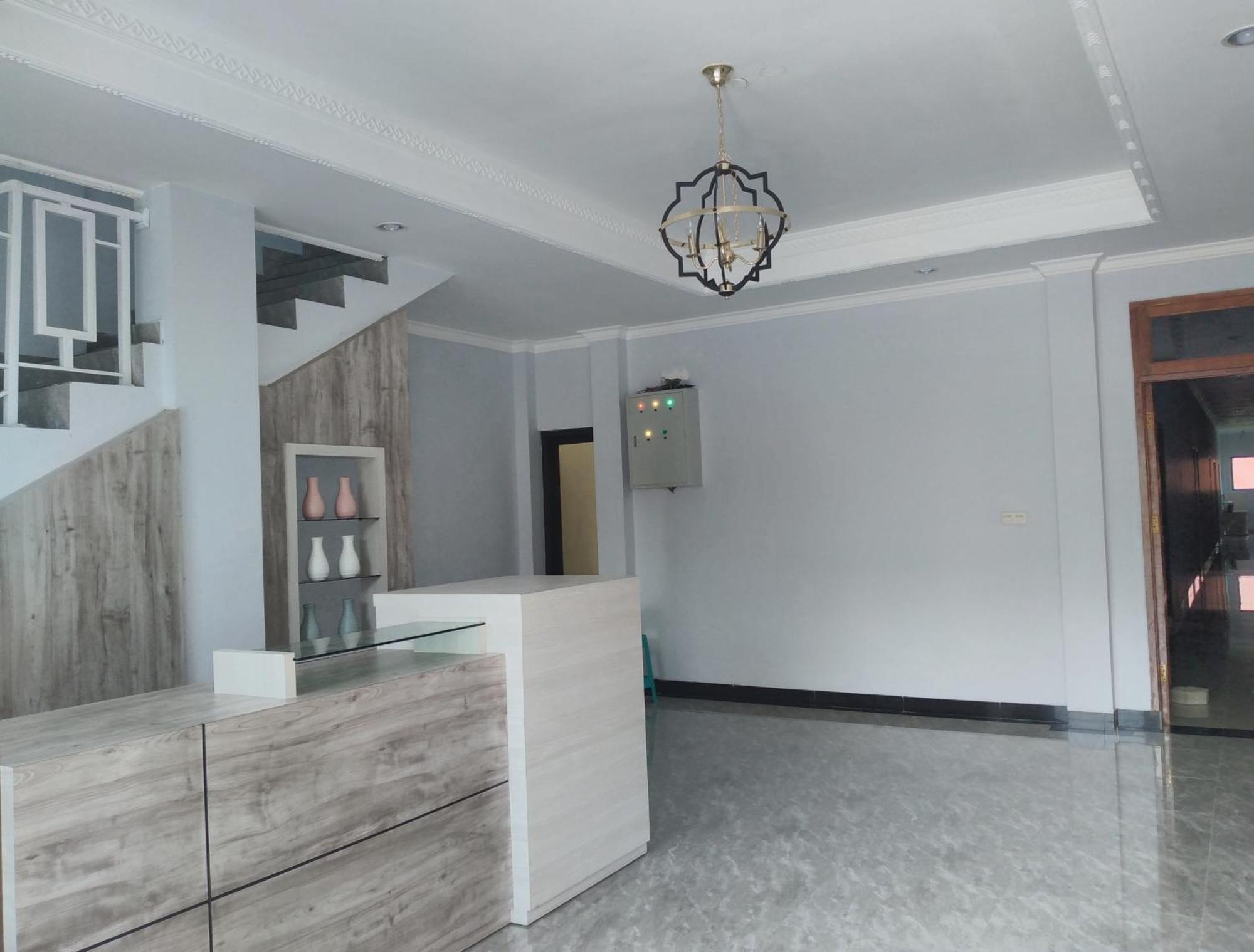 Grha Raf Homestay Makale Buitenkant foto
