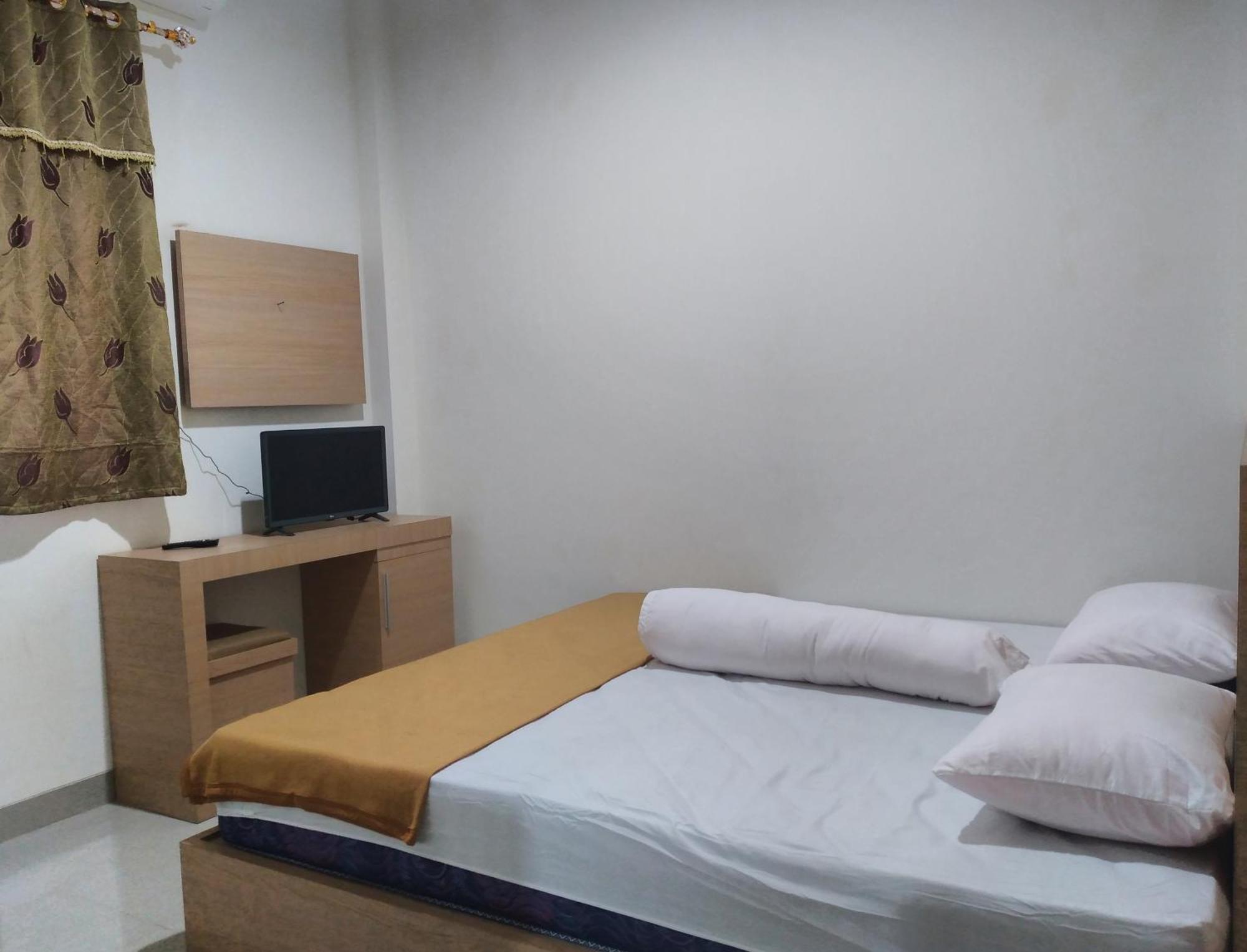 Grha Raf Homestay Makale Buitenkant foto